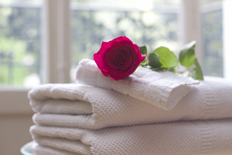 hotel-BELGENTIER-min_towel_rose_clean_care_salon_spa_white_bath-731641